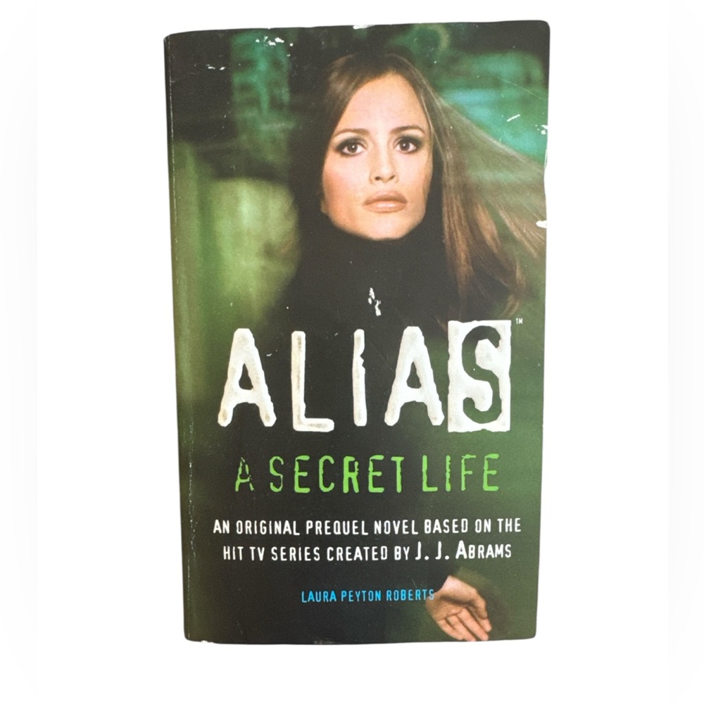 PAPERBACK Alias: A Secret Life Book